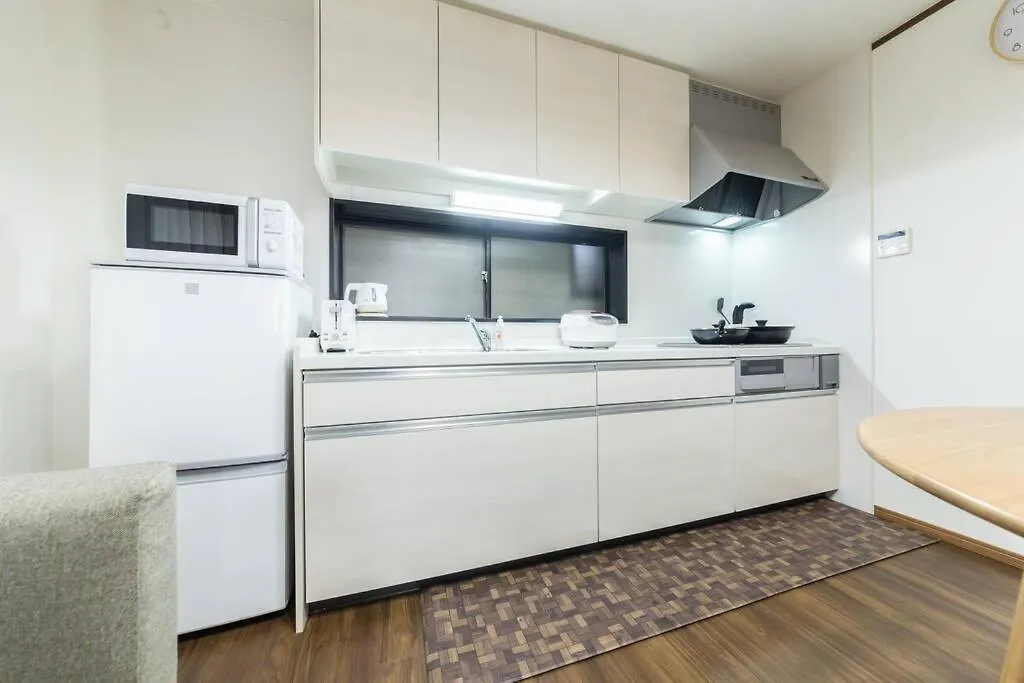 Apartmán House[5DK]Namba 7 min ～昭然閣Shozenkaku～ Ósaka 0*,  Japonsko